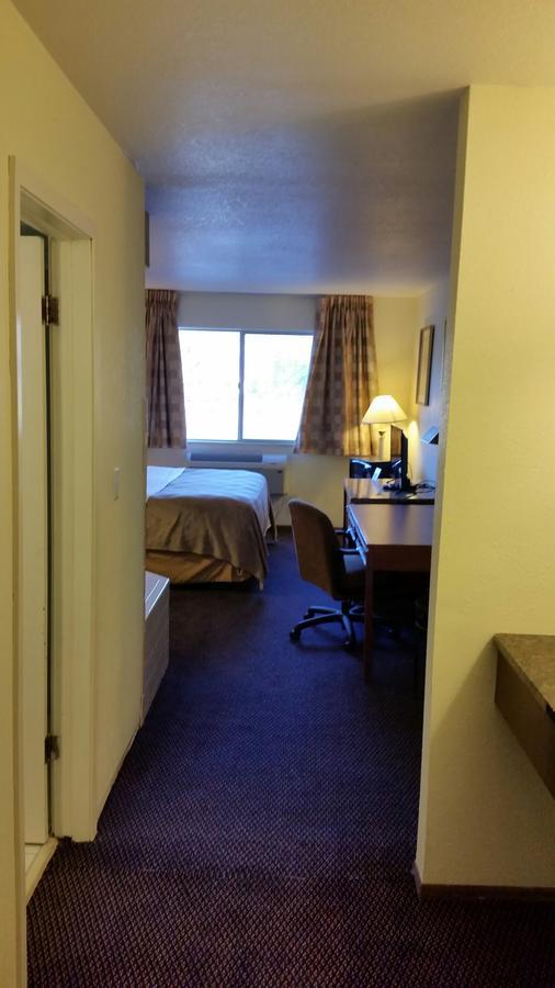 Riverwalk Inn & Suites Fort Atkinson Bagian luar foto