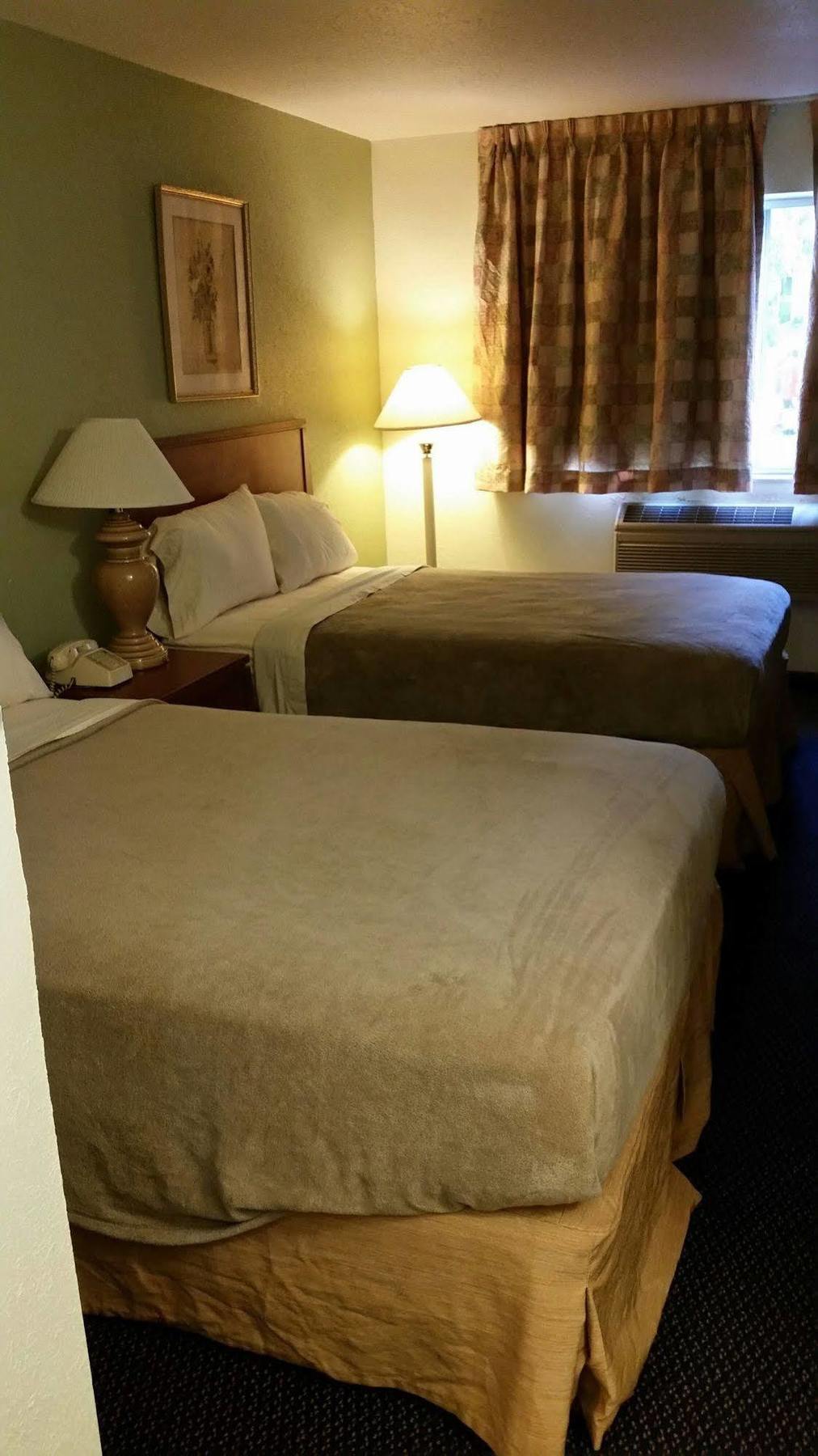 Riverwalk Inn & Suites Fort Atkinson Bagian luar foto